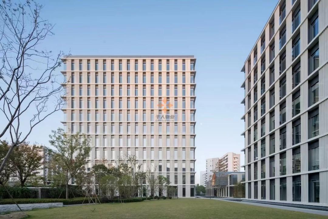浦東 張潤大廈 2518平米 標(biāo)準(zhǔn)裝修